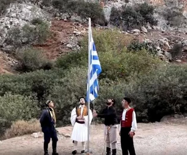 «Μην πολεμάς τον Έλληνα»: Tο τραγούδι για τους Έλληνες που κάνει το γύρο του διαδικτύου